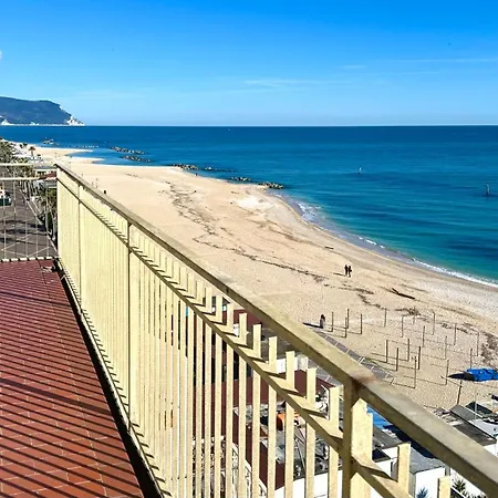 Apartment P025 - Porto Recanati, Ampio Quadrilocale Fronte Mare *