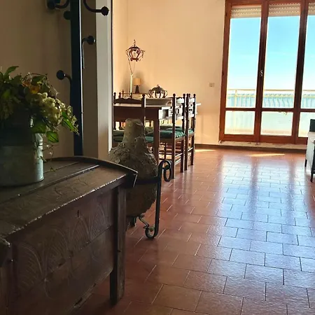 P025 - Porto Recanati, Ampio Quadrilocale Fronte Mare Apartment Porto Recanati